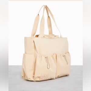 Beis the sport tote